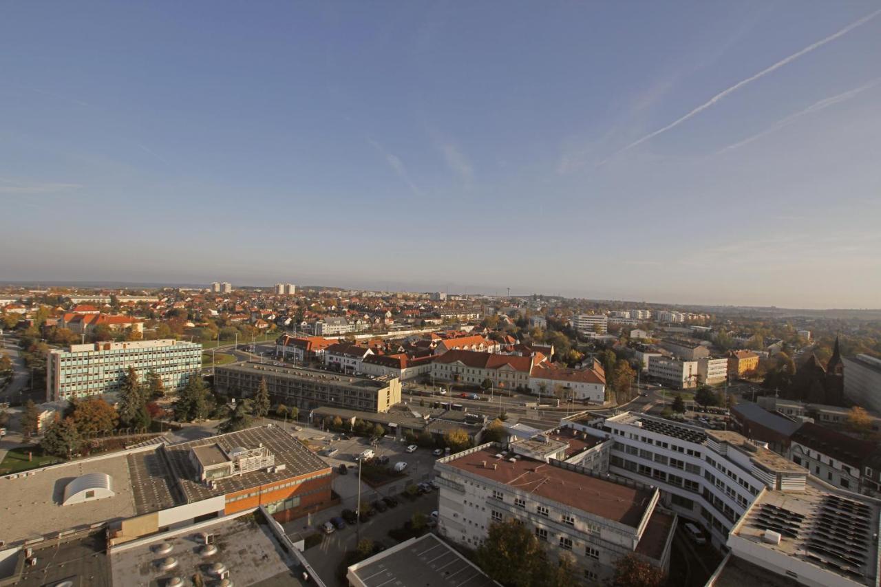 Superb With Incredible View At The Location Apartment *